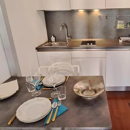 Apartment Casa Di Giulia: Rustic Charm With Pool And Park Views Serravalle d'Asti